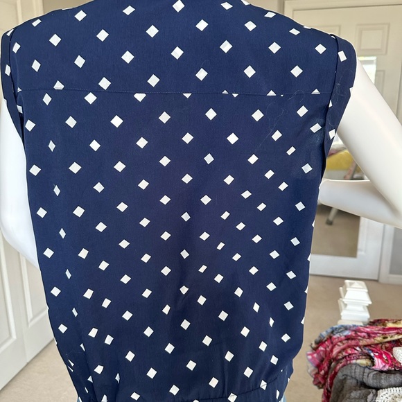 SOFT SURROUNDINGS NAVY & WHITE TOP - Picture 5 of 7